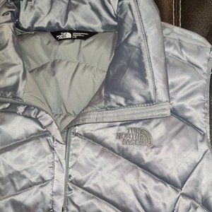 Womens The North Face vest  jacket size Lg. pre-owned